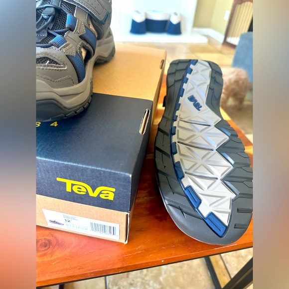 Teva men’s sandals - Picture 1 of 3